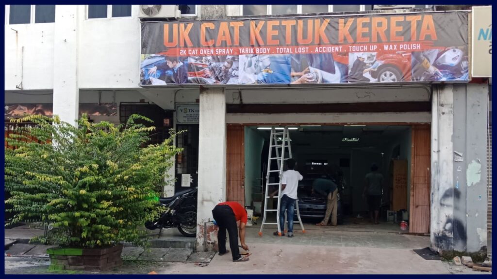 u.k cat & ketuk kereta